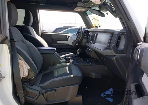 2022 Ford Bronco z USA, uszkodzony, nr VIN 1FMDE5AH0NLB60529